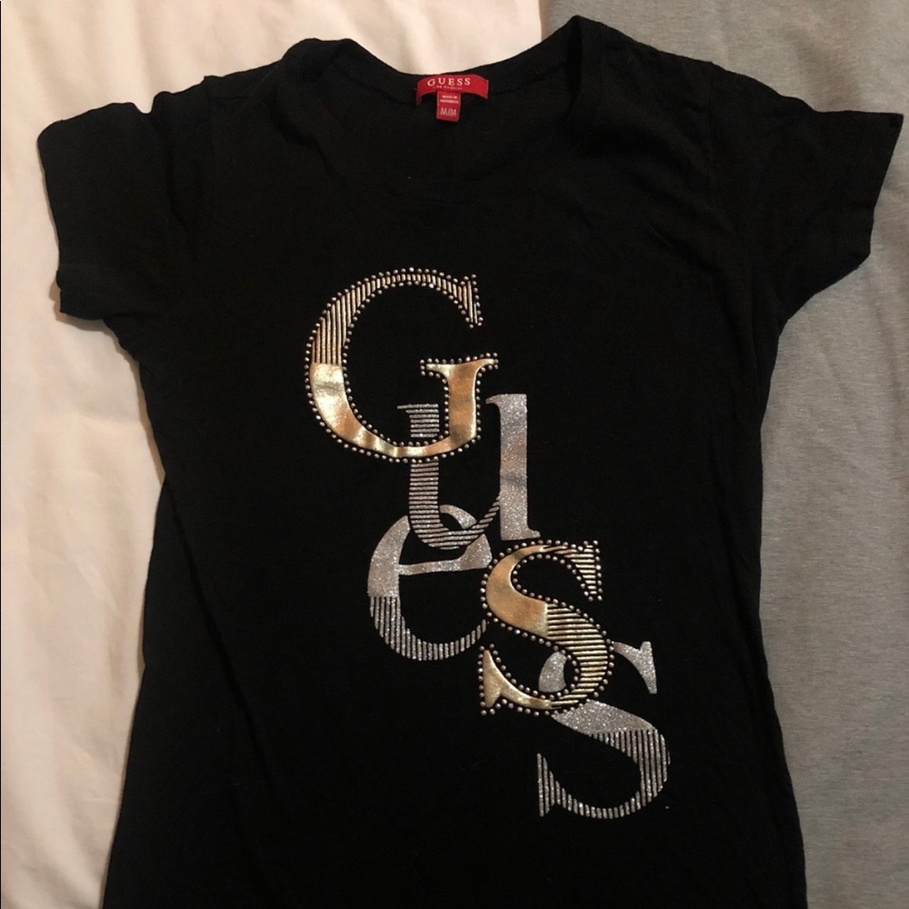 NWOT GUESS T shirts size Medium